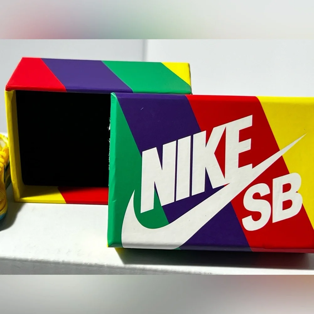 3D Mini Sneaker Keychains Yellow Blue‎ Lightning Swoosh with mini box